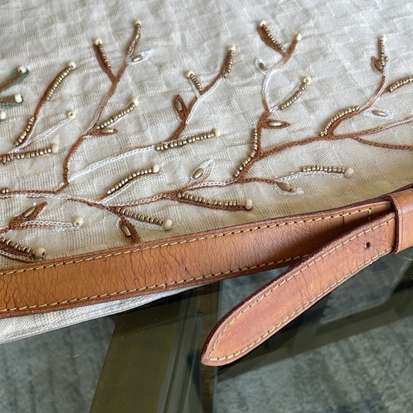 LV leather adjustable strap. - Picture 3 of 5